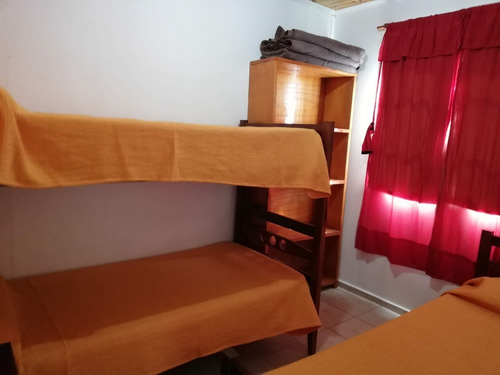 Imagen 6 de 12 de 2 Cabañas Con Pileta, Hidromasaje, Aa, Wifi Para 5 Personas C/u (a 10km Del Reloj Cucú Carlos Paz)
