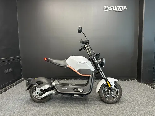 Moto Eléctrica Sunra Miku Max 2025