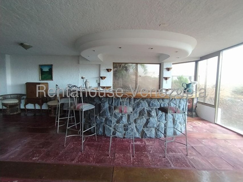 Casa En Venta En Prados Del Este Calle Cerrada Tres Niveles