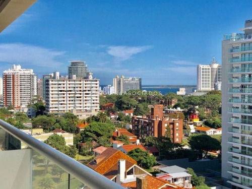 Departamento En Venta En Edificio Premium Con Todos Los Servicios 2 Dormitorios-ref:286