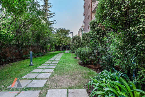 Departamento En Venta De 2 Dorm. En Las Condes