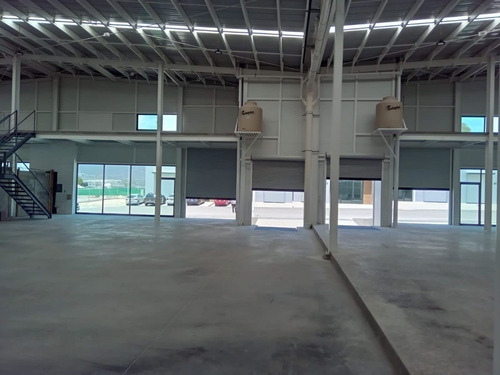 Bodega Junto Piq Con Andén Autonivelable Y Rampa