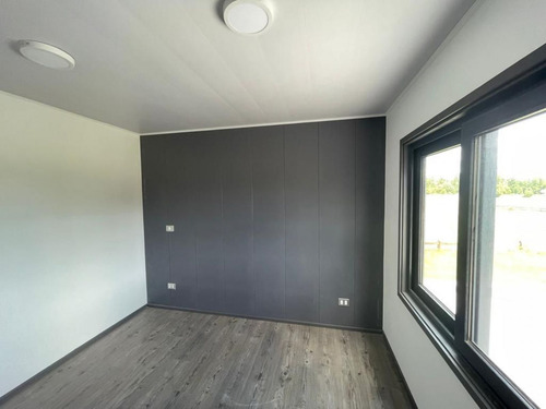 Moderna Y Elegante Casa En Parcela De 5.000 M² En Condominio