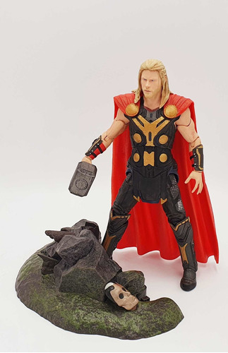 ### Diamond Marvel Select Thor The Dark World Loose ###