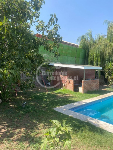 Casa En Venta De 5 Dorm. En La Florida