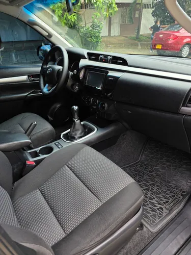 Toyota Hilux 2.4