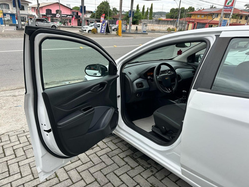 Chevrolet Onix Joy Hatch 1.0 8v Flex 5p Mec.