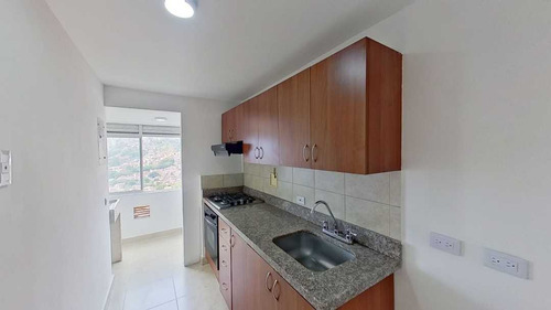 Venta Apartamento Sector Loma Los Bernal, Medellin