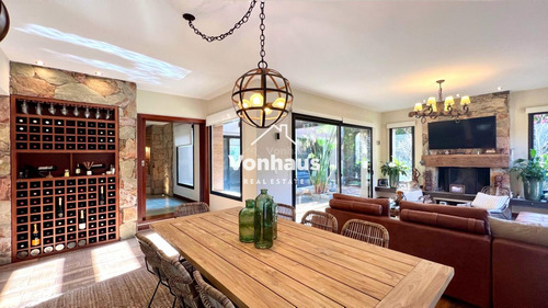 Casa En Venta En Barrio Privado Carmel