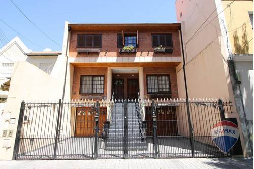 Venta Triplex 4 Amb. 4 Cocheras Y Patio V. Urquiza