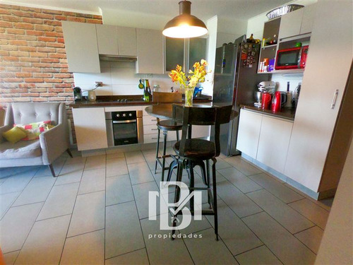 Departamento En Venta De 2 Dorm. En Las Condes