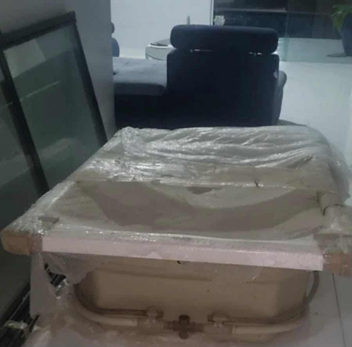 Vende-se Banheira De Cabeceira Dupla- Nova, Nunca Usada.