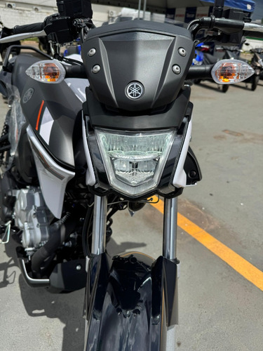 Nova Yamaha Factor 150 25/25 + Emplac E Capacete Grátis.