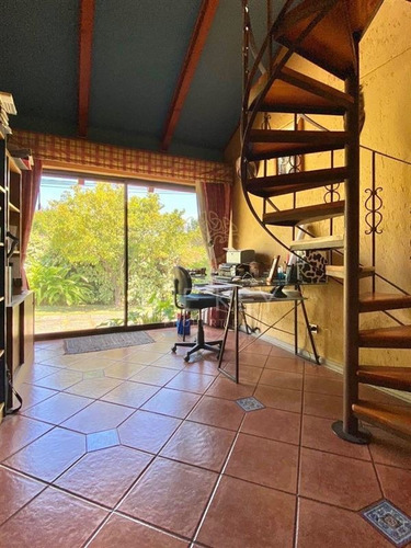 Casa En Venta De 4 Dormitorios En La Reina