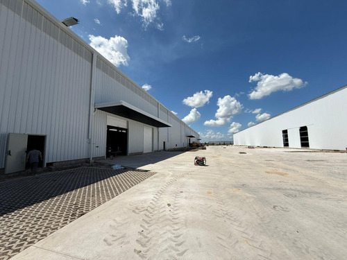 Excelente Nave Industrial Y Logística A Estrenar En El Parque Industrial Ruta 6