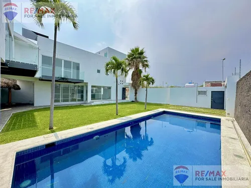 Venta De Propiedad Con Dos Casas, A 10 Minutos Del Centro De Cocoyocclave 5027