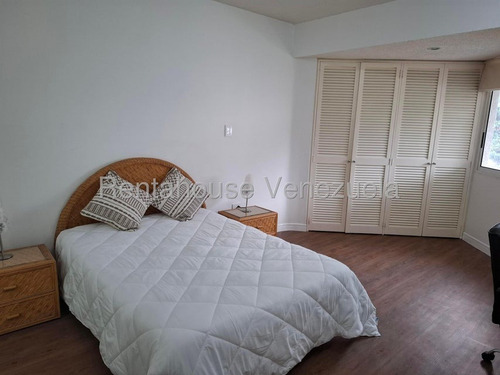Apartamento En Alquiler Altamira 25-21017