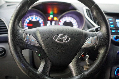 Hyundai Hb20s 1.6 Comfort Plus 16v Flex 4p Manual
