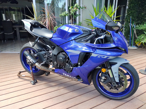 Yamaha R1 1000cc