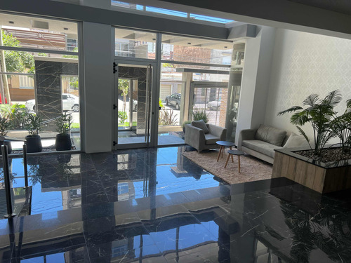 Departamento De Dos Ambientes En Alquiler Con Pileta