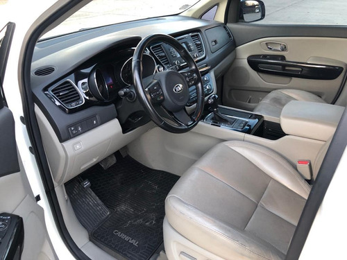 Imagen 9 de 10 de Kia Carnival 2.2 Crdi Premium 2016