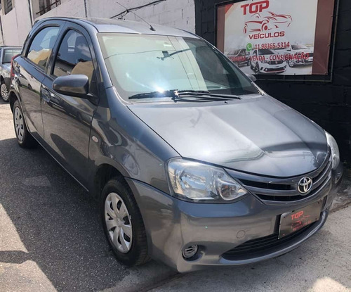 Imagem 5 de 7 de Toyota Etios