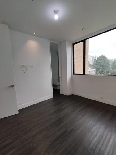 Apartamento En Venta En Los Balsos. Cod V17044