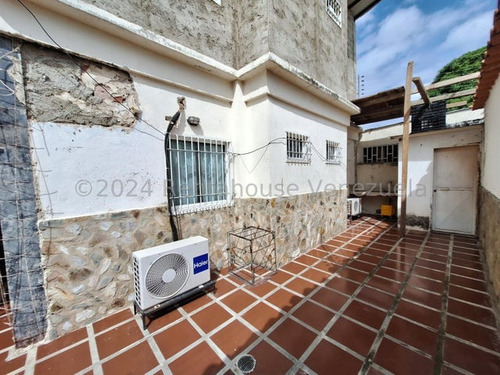 Apartamento Tipo Estudio En Alquiler Santa Rita Av Principal Baño Cocina Estacionamiento Estef 25-13994