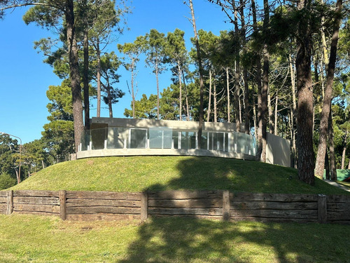 Casa En Venta - 4 Dormitorios 4 Baños - Cochera - 1.300mts2 - Pinamar
