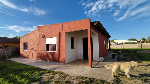 Casa En Venta De 2 Dormitorios En Solymar 