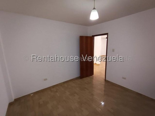 Casa En Alquiler En Trigal Norte Valencia Mm Carabobo Moderna Calle Publica Uso Comercial