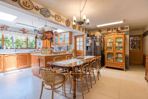 Casa 7 Dormitorios En 1300 M2 De Terreno, Gran Qui...