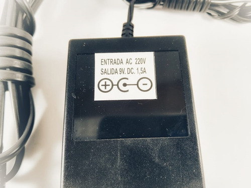 Imagen 3 de 10 de Fuente 9v 1,5a Genérica Negativo Centro Casio / Pedal
