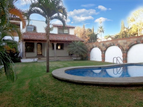 Casa En Renta Fraccionamiento Privado, En Lomas De Atzingo, Cuernavaca