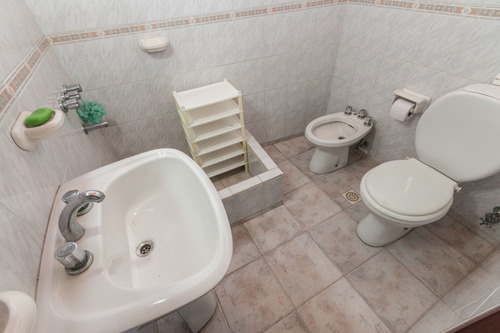 Imagen 10 de 23 de Casa 4 Amb C/garage P/2 Autos. Jardin C/parrilla