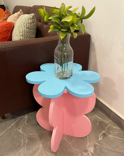 Mesa Lateral Auxiliar Apoyo Forma De Flor Mod Lulu 41x46cm