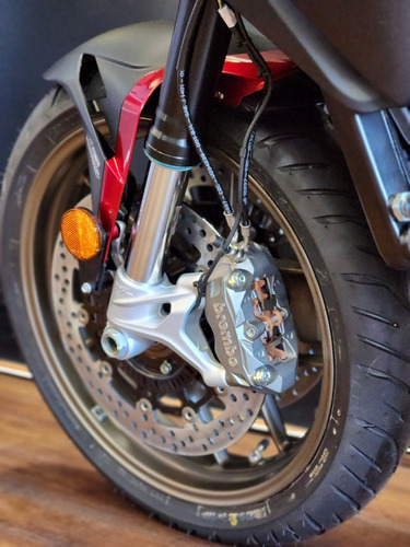 Imagen 22 de 25 de Mv Agusta Turismo Veloce Lusso Bordó