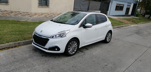 Peugeot 208 1.2 Puretech Francés!!