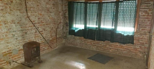 Casa Chica Para Reformar, Sobre Lote 200 M2 En Ituzaingó