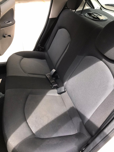 Peugeot 207 1.4 Active Flex 4p 2014