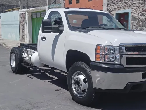 Chevrolet 3500 Modelo 2011 Solo Funciona Con Gas Lp