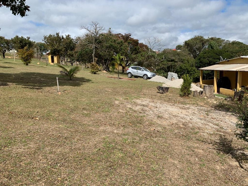 Imagem 6 de 14 de 3.500 M², 02 Dormitórios, Portão Eletrônico E Poço !!