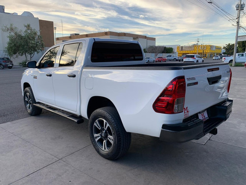 Toyota Hilux 2.8 Tdi Cabina Doble Mt