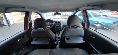 Imagen 14 de 15 de Volkswagen Suran 2011 1.6 Highline 101cv 11c