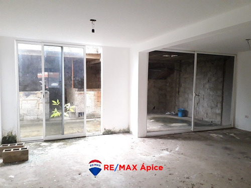 Imagen 6 de 12 de En Venta Town House En Obra Gris, En Palma Real, Loma Real