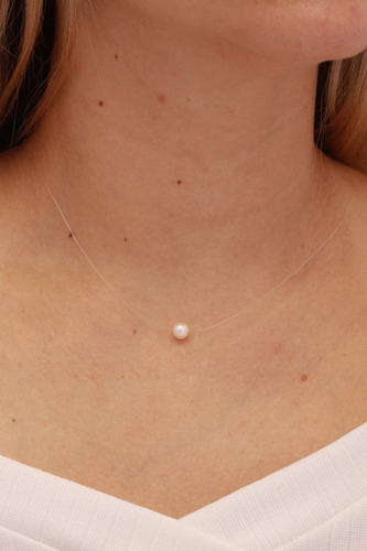 Imagem 2 de 3 de Gargantilha Fio De Nylon Com Uma Pérola De 6mm E Ouro 10k