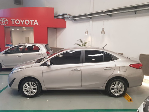 Toyota Yaris 1.5 Xls Mt 4p Sedán 2021 0km