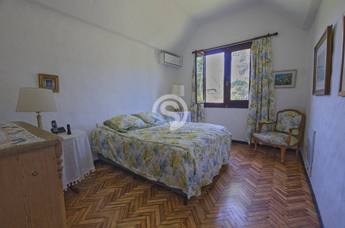 Casa De 4 Dormitorios Con Piscina Climatizada En Alquiler- Ref: 3378