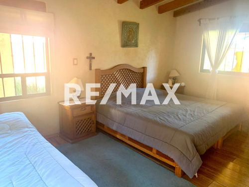 Casa En Venta En Condominio Jurica