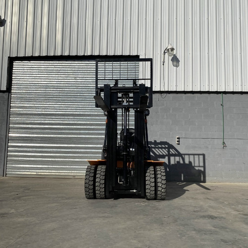 Imagen 5 de 12 de Autoelevador 2500kg 2.5 Toneladas Triple Torre 4.5m Duales